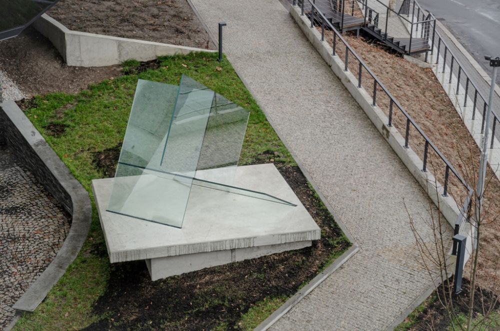 Obrázek v galerii pro Unveiling a unique glass sculpture