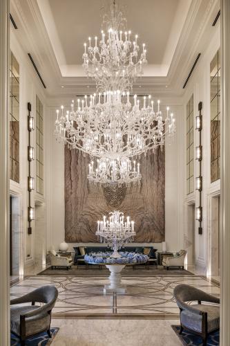 PRECIOSA_Lighting_The Ritz-Carlton_Photo_Roman Mlejnek