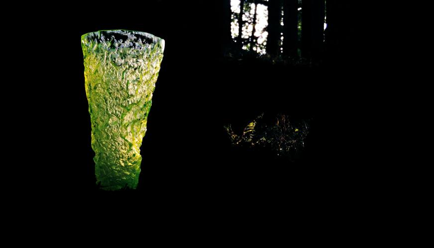 Marta Havlíčková,  Never More 26.4.1986_59 Kg_49x 265x14cm_Hot shaped glass_2022