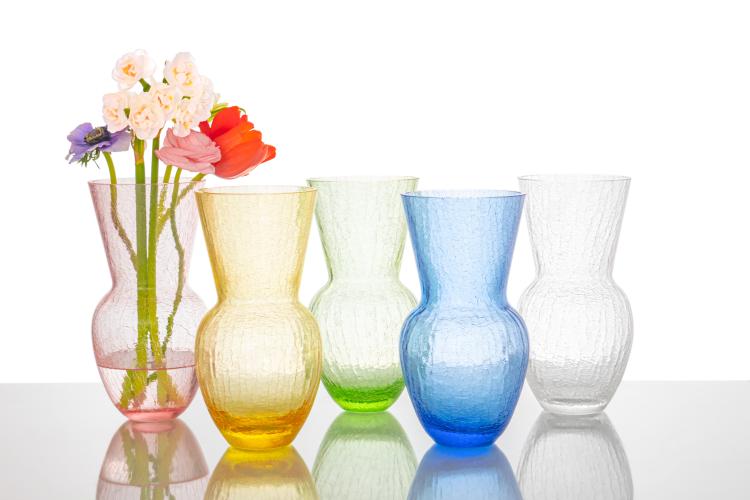 FELICITY, design by František Jungvirt for KLIMCHI s.r.o., glass, blown, crackle structure, 2021, photo by Michal Kertész